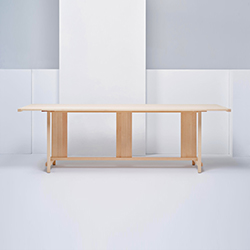 克莱里奇餐桌 Clerici Table