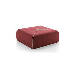 交叉软垫花园墩 crossed upholstered garden pouf